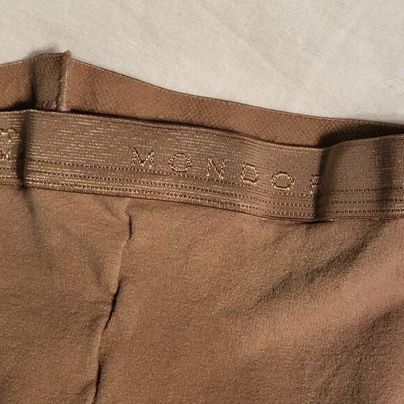 CAPEZIO KIDS dance bodysuit, size XS black + with MONDOR beige footless tights. - Picture 4 of 4